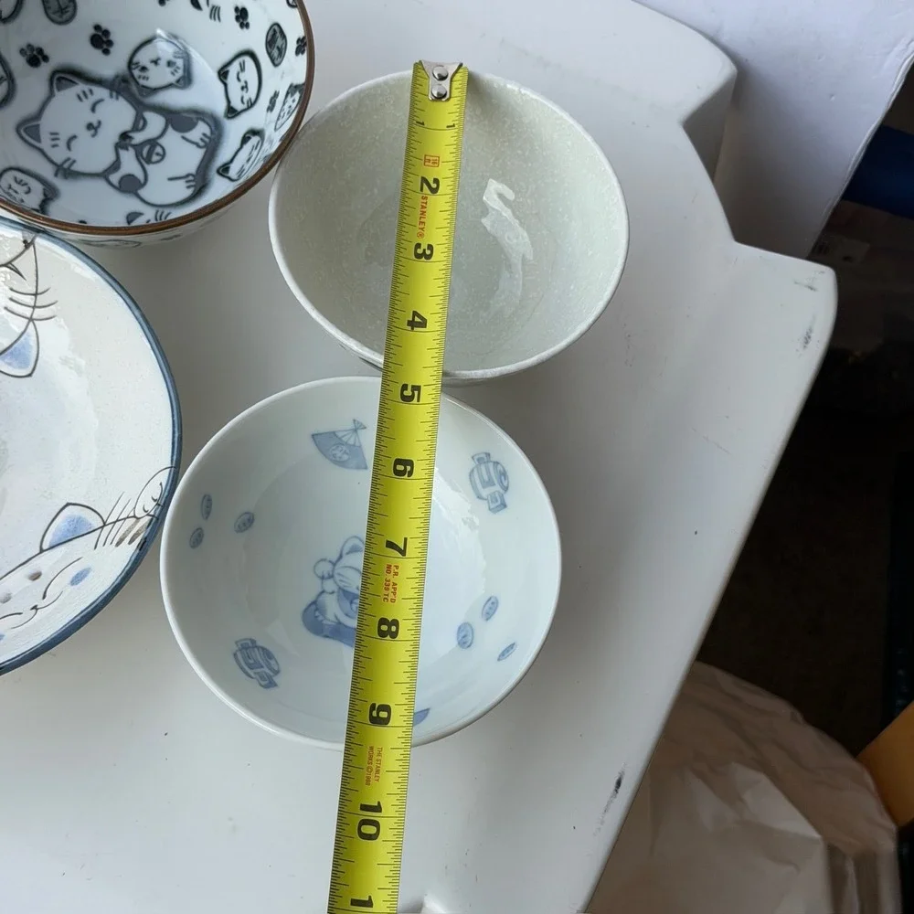 Set of 4 Japanese Ceramic Bowls Cat Themed Lucky Cat Kitchenware B-11